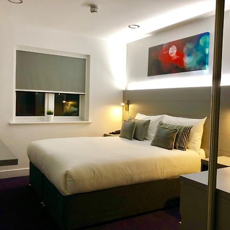 Ilford Hotel Goodmayes Екстериор снимка