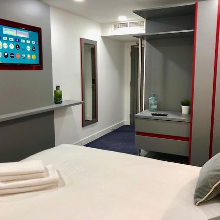 Ilford Hotel Goodmayes Екстериор снимка