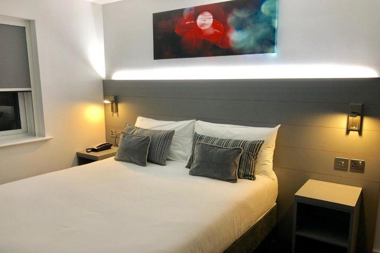 Ilford Hotel Goodmayes Екстериор снимка