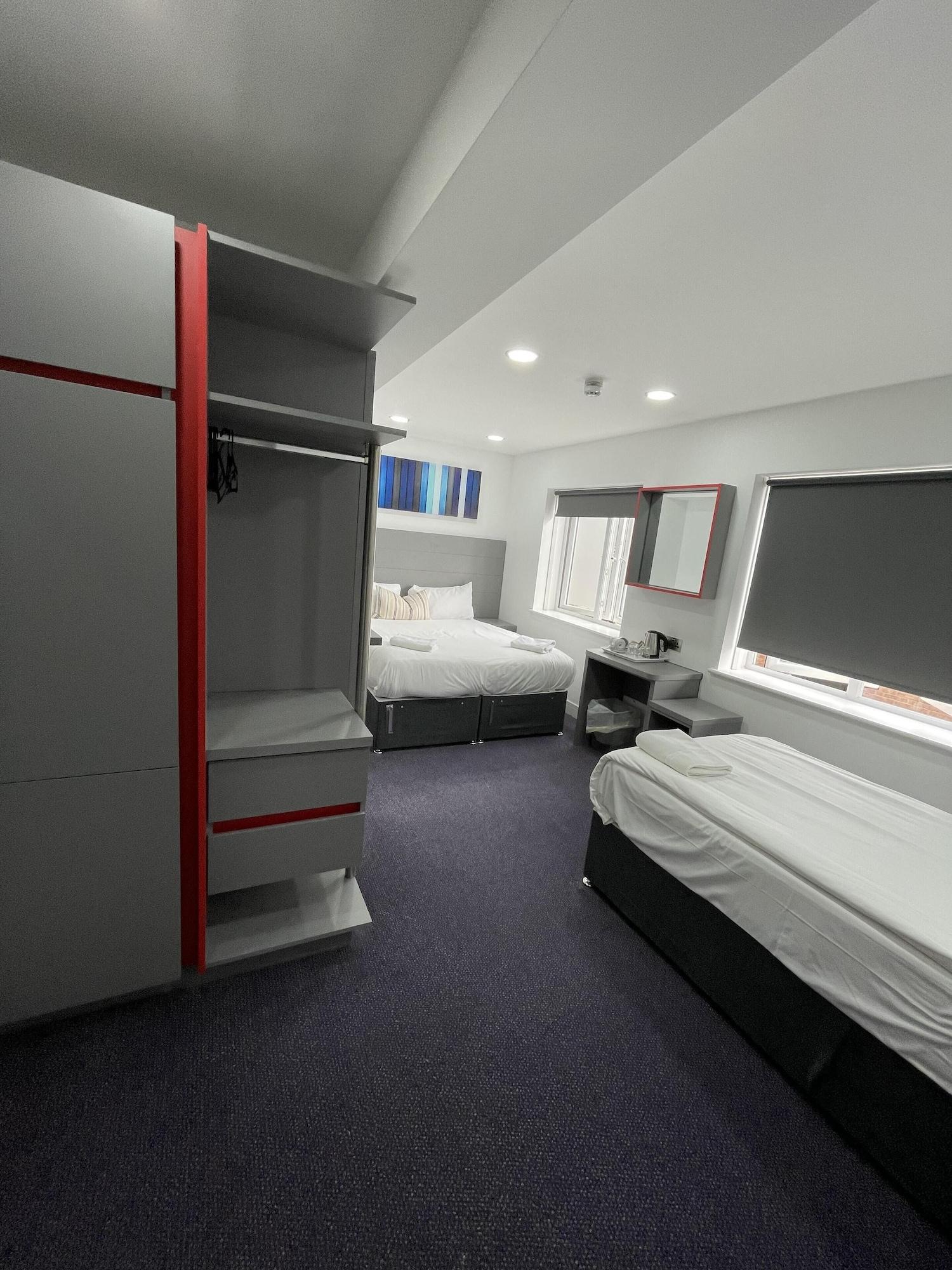 Ilford Hotel Goodmayes Екстериор снимка