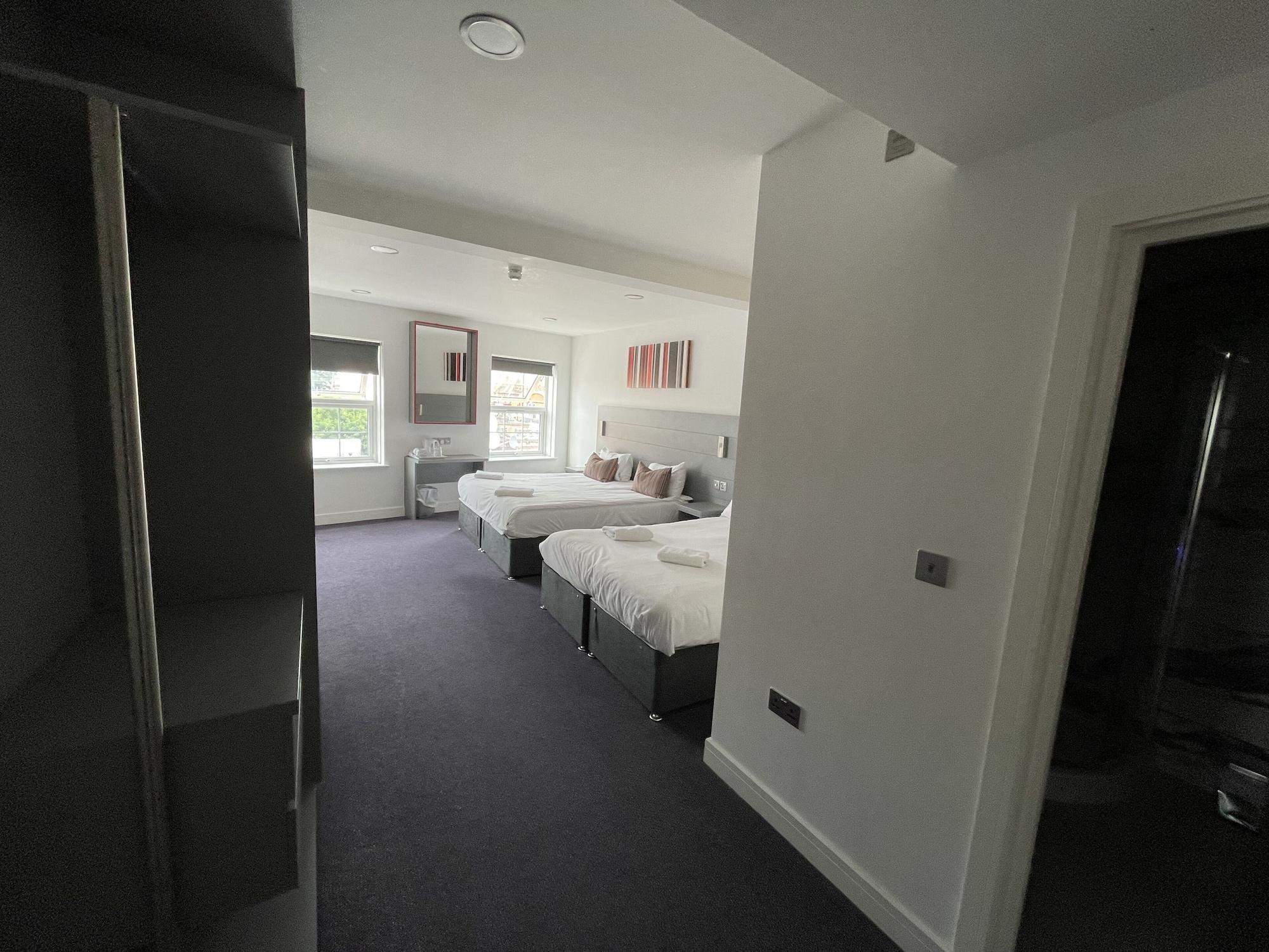 Ilford Hotel Goodmayes Екстериор снимка
