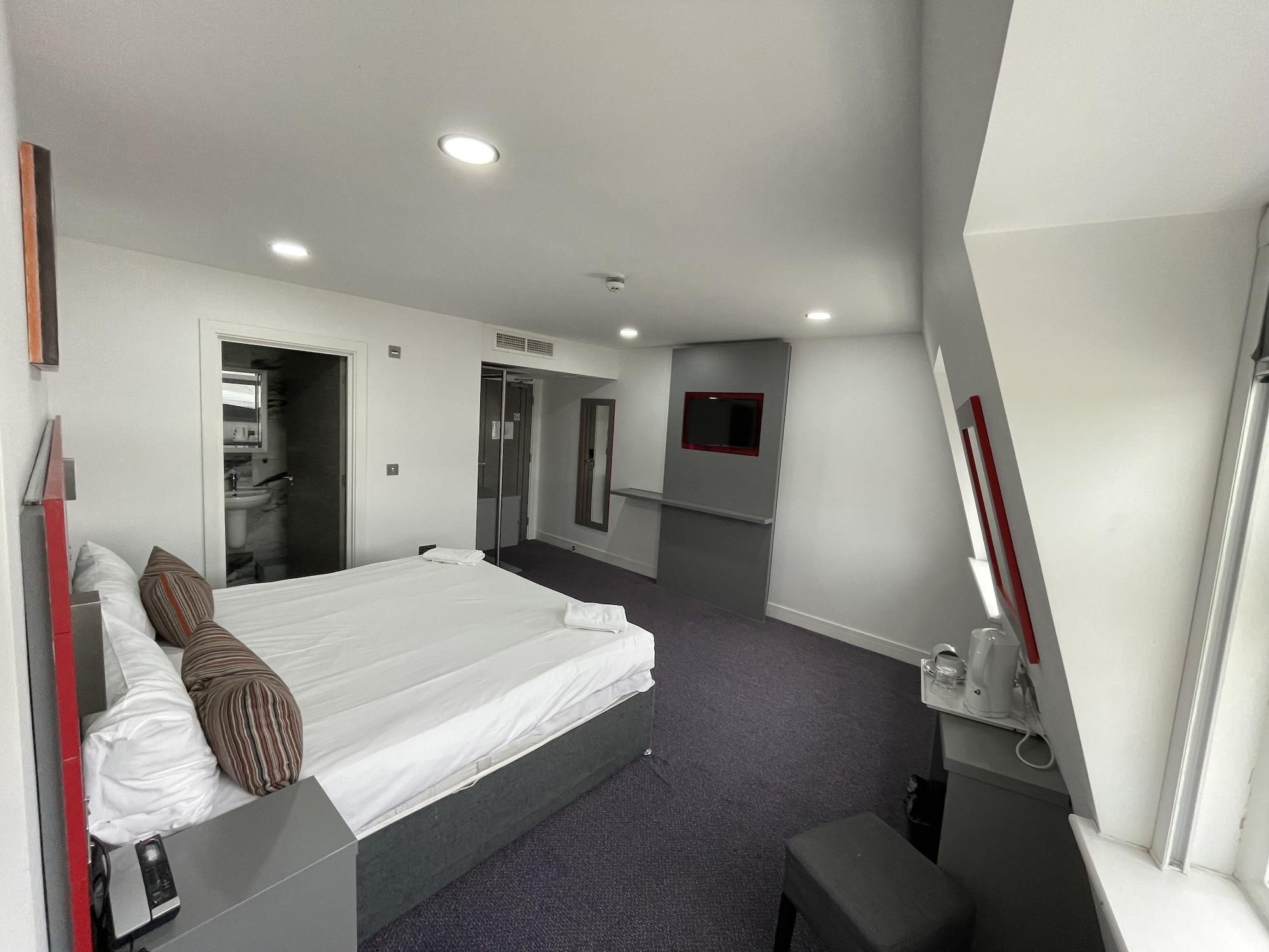 Ilford Hotel Goodmayes Екстериор снимка