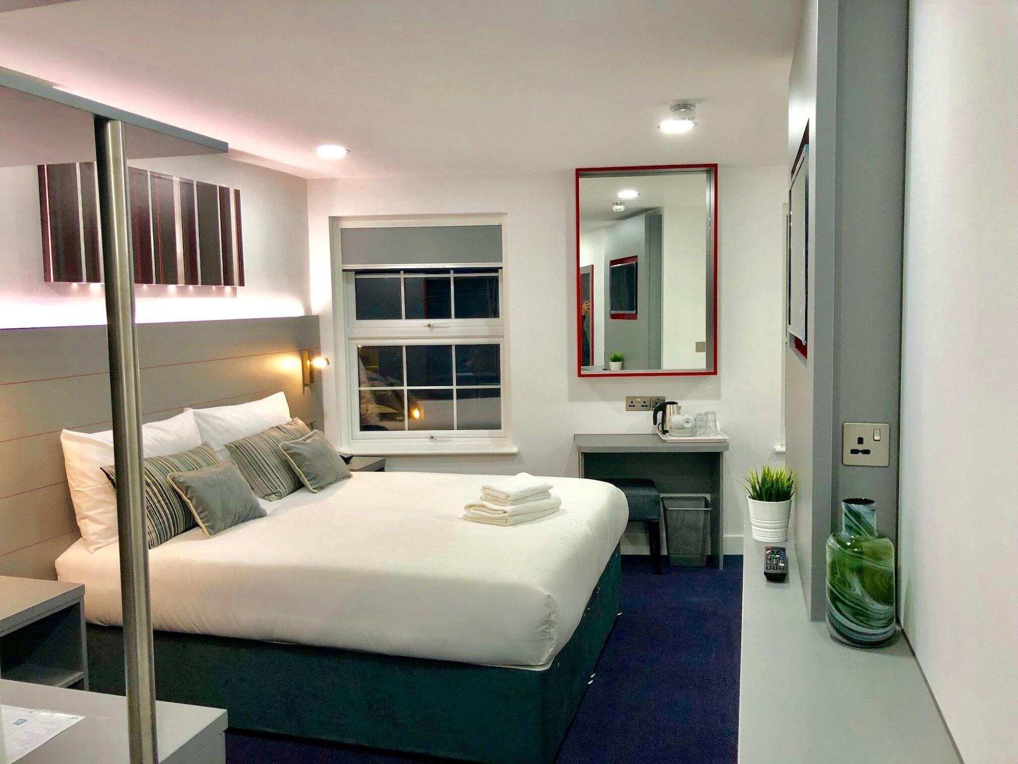 Ilford Hotel Goodmayes Екстериор снимка