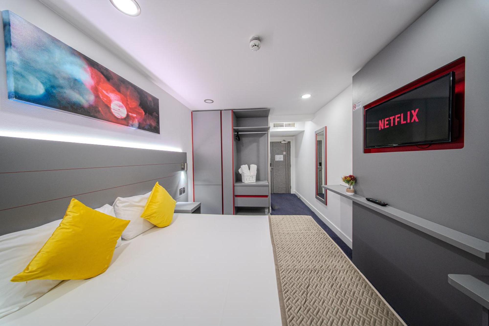Ilford Hotel Goodmayes Екстериор снимка