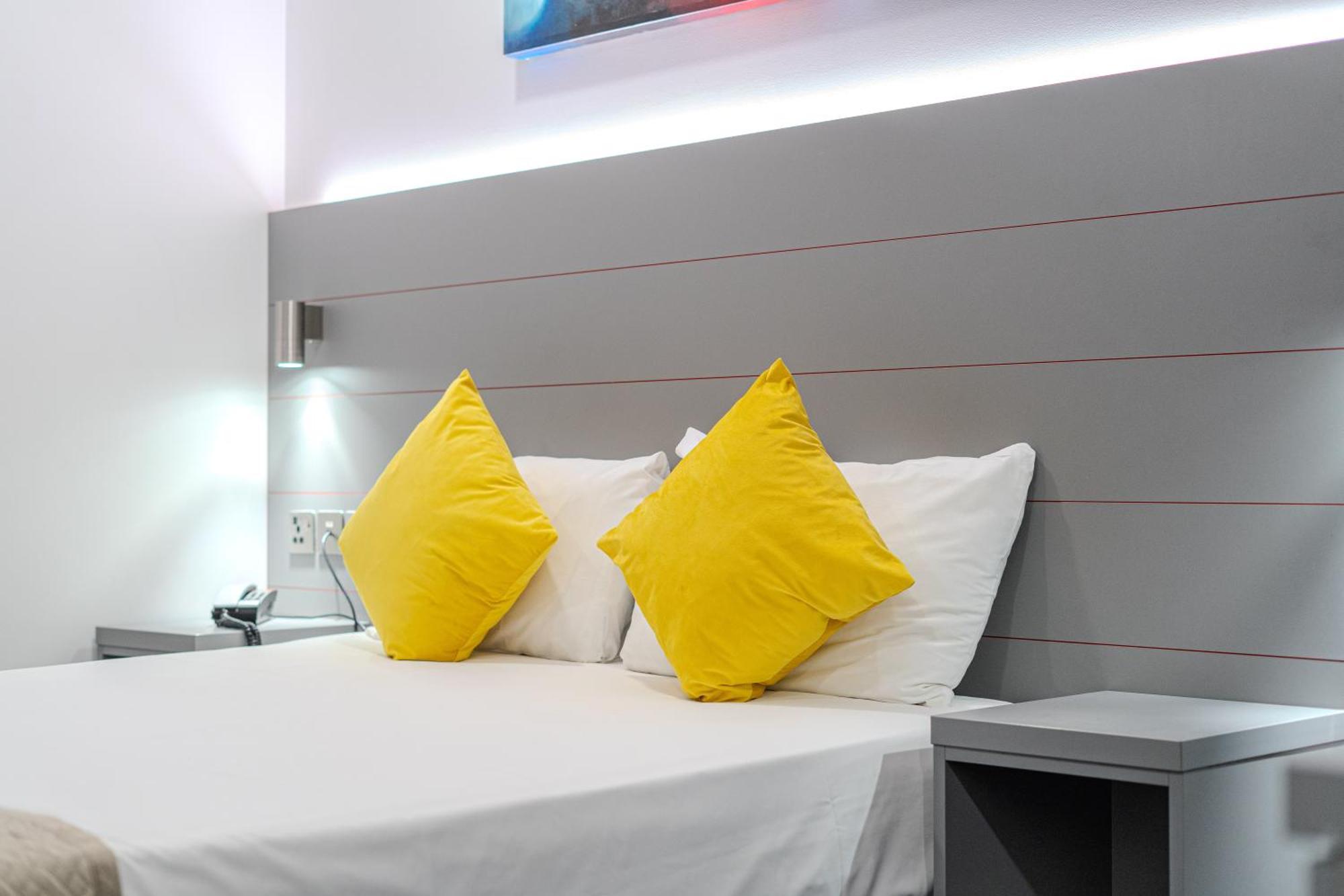 Ilford Hotel Goodmayes Екстериор снимка