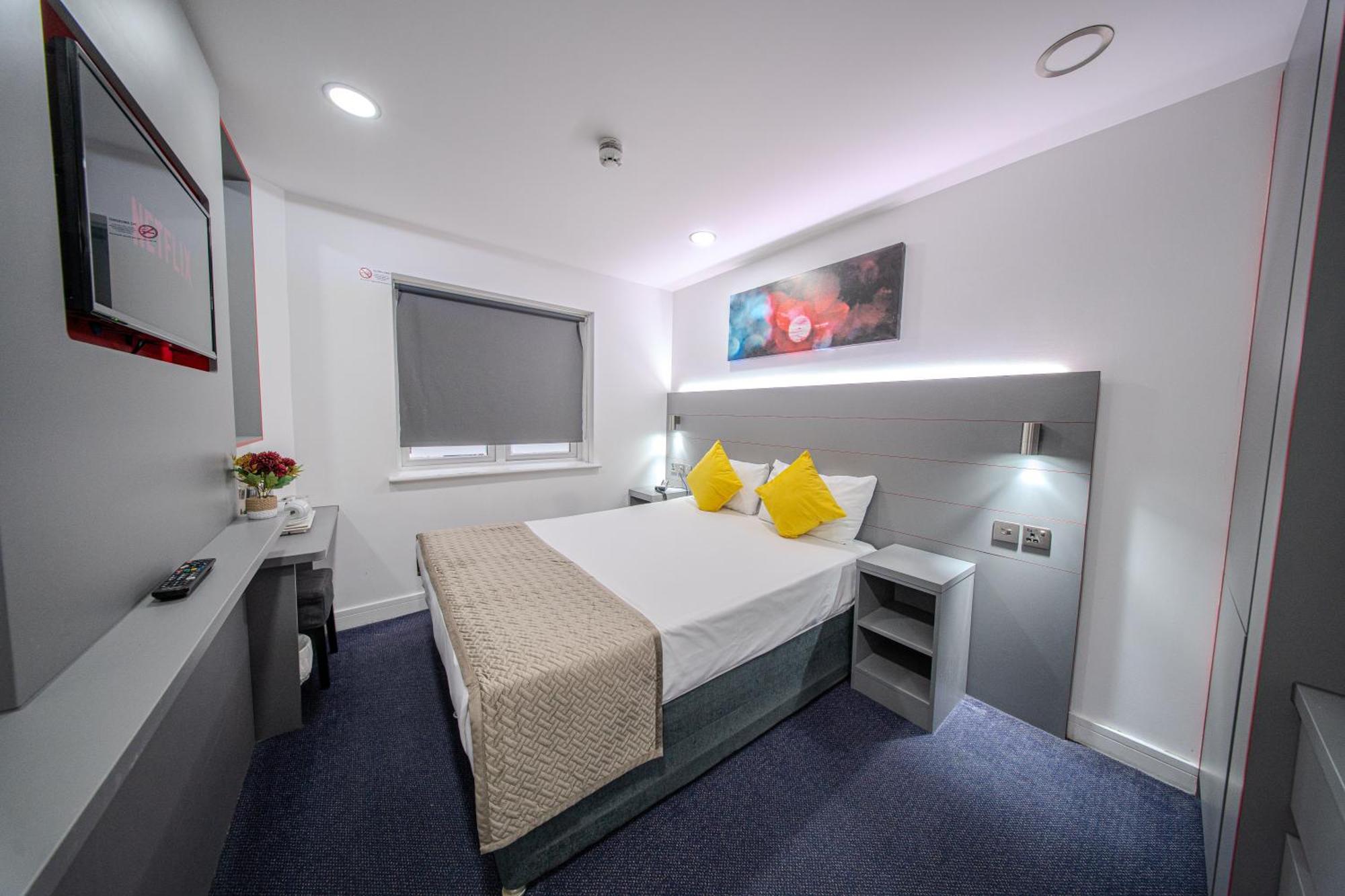 Ilford Hotel Goodmayes Екстериор снимка