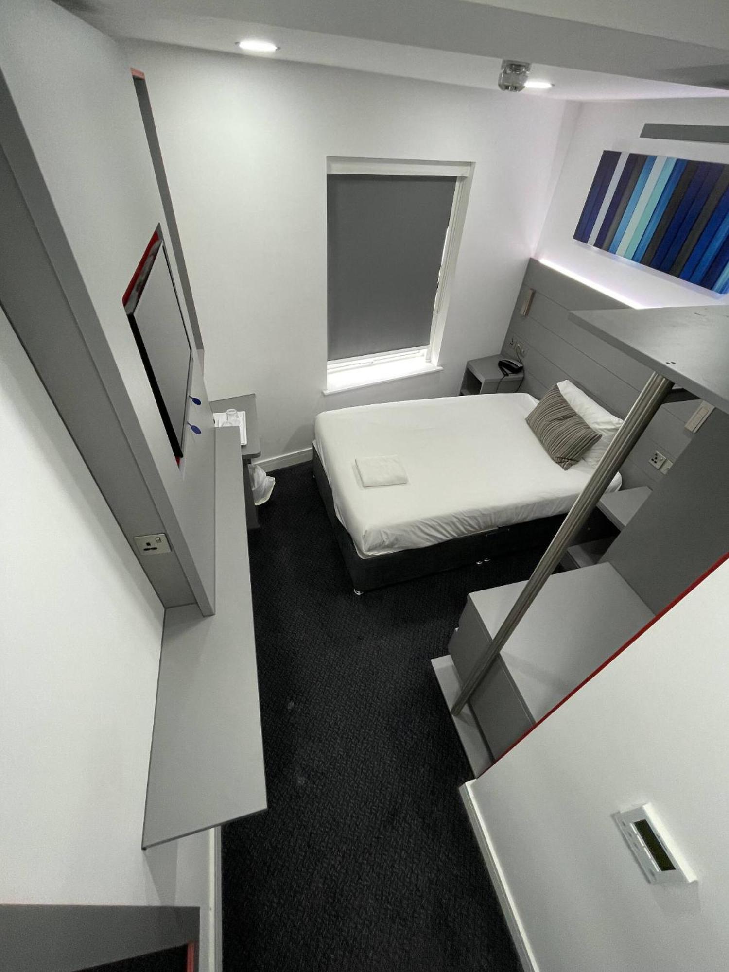 Ilford Hotel Goodmayes Стая снимка