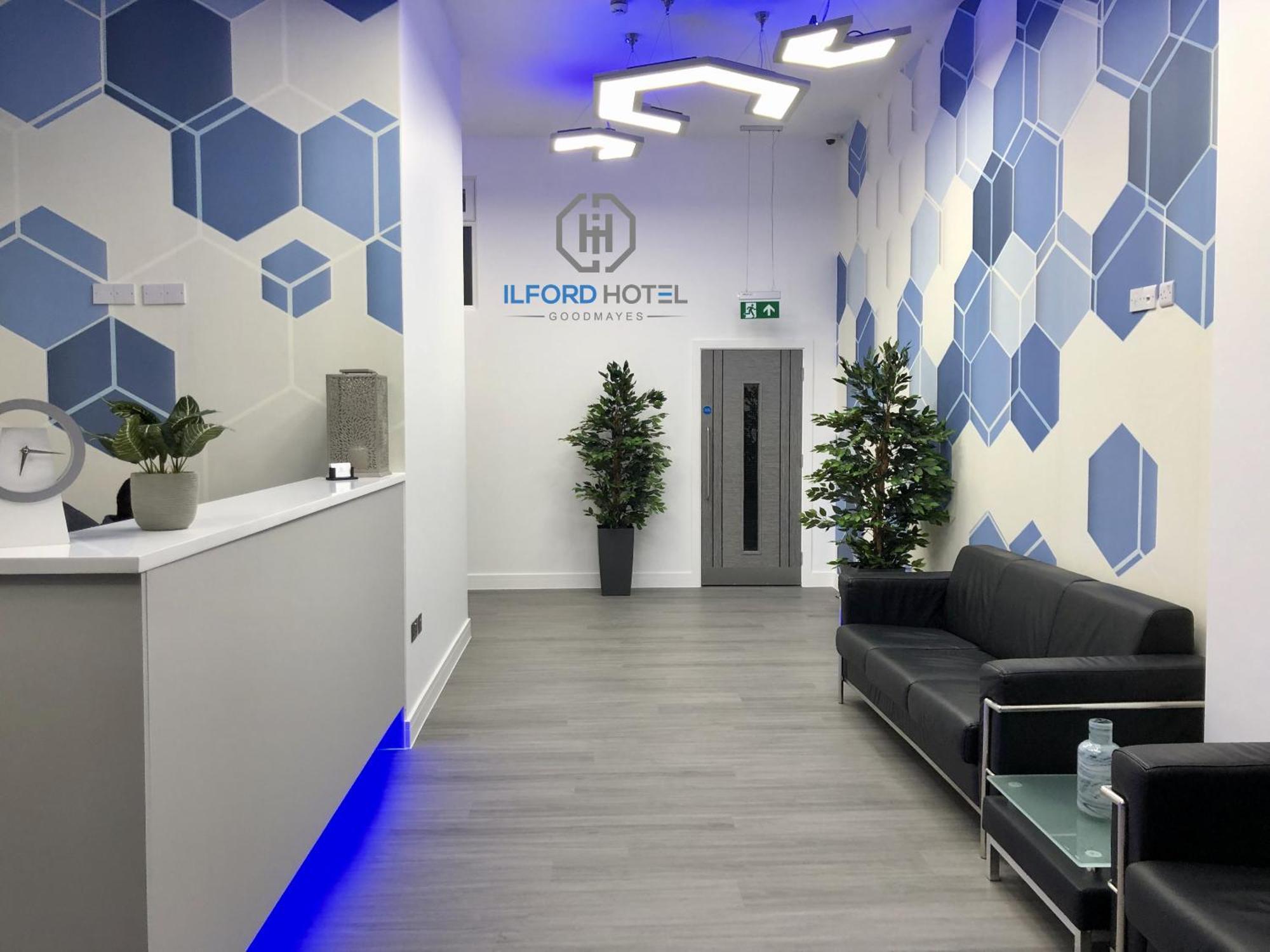 Ilford Hotel Goodmayes Екстериор снимка