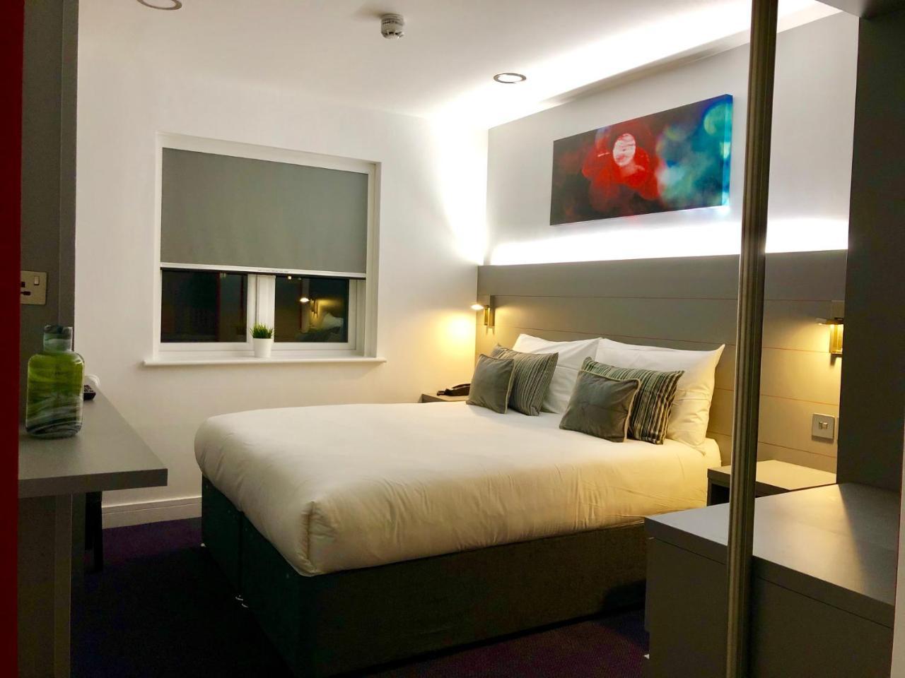 Ilford Hotel Goodmayes Екстериор снимка
